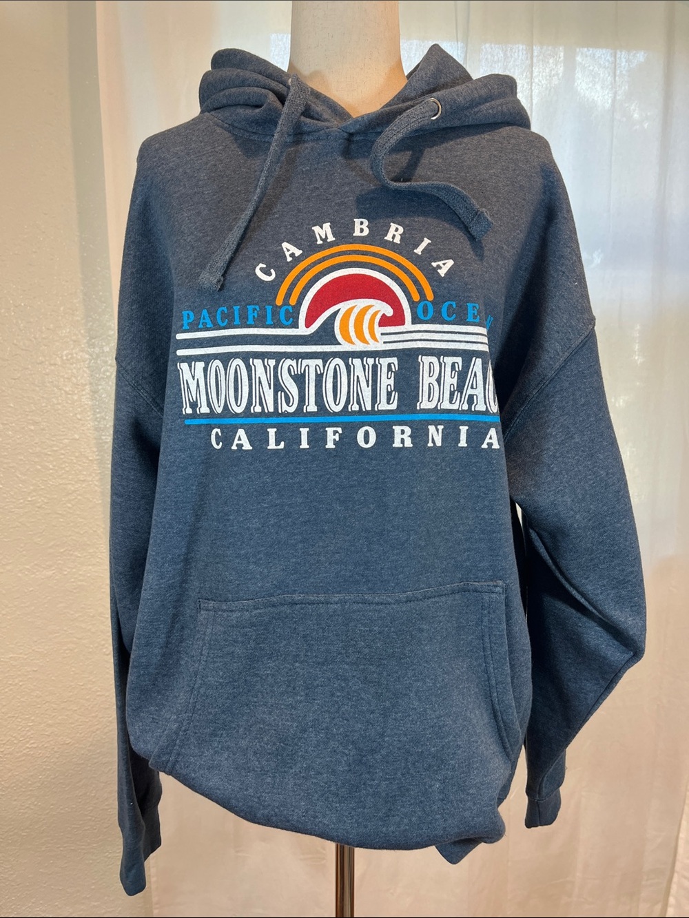 Cambria California Super Soft Graphic Hoodie - Dark Navy. Size XL. Callout